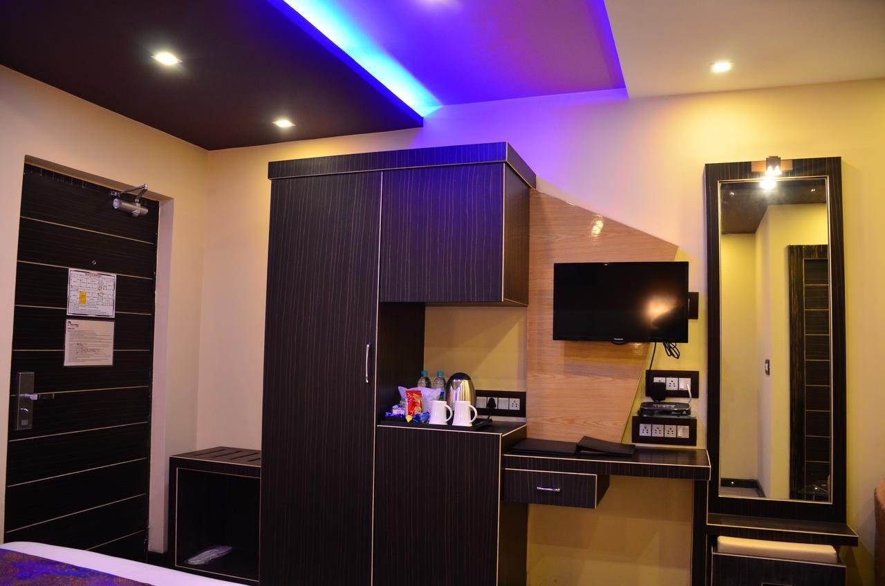 Dolphin Chocolate Inn Chandannagar Exterior foto