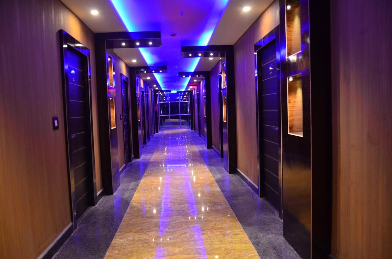 Dolphin Chocolate Inn Chandannagar Exterior foto