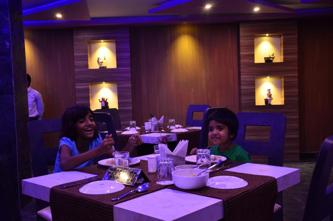 Dolphin Chocolate Inn Chandannagar Exterior foto